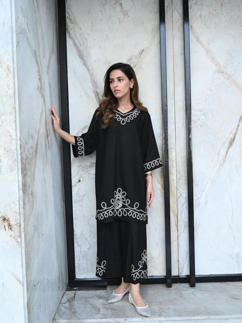 Elegant Thread Work Floral Embroidered Co-ord Set