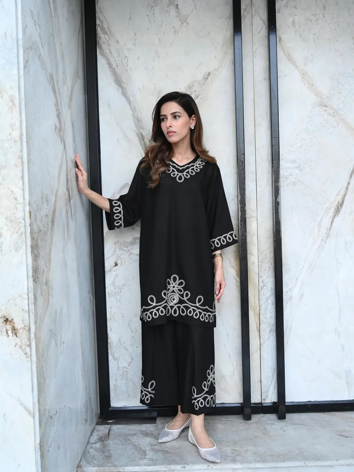 Elegant Thread Work Floral Embroidered Co-ord Set