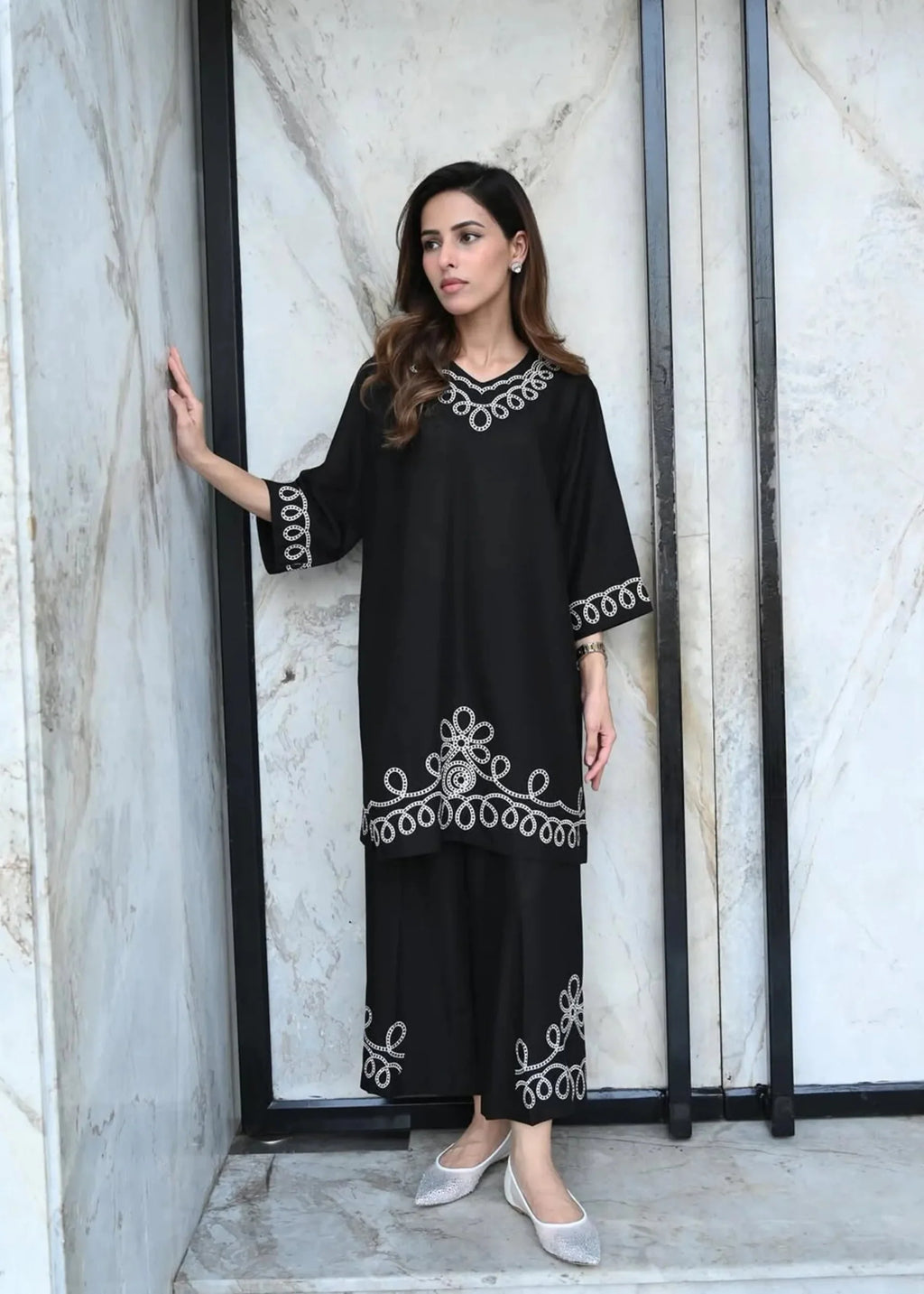 Elegant Thread Work Floral Embroidered Co-ord Set