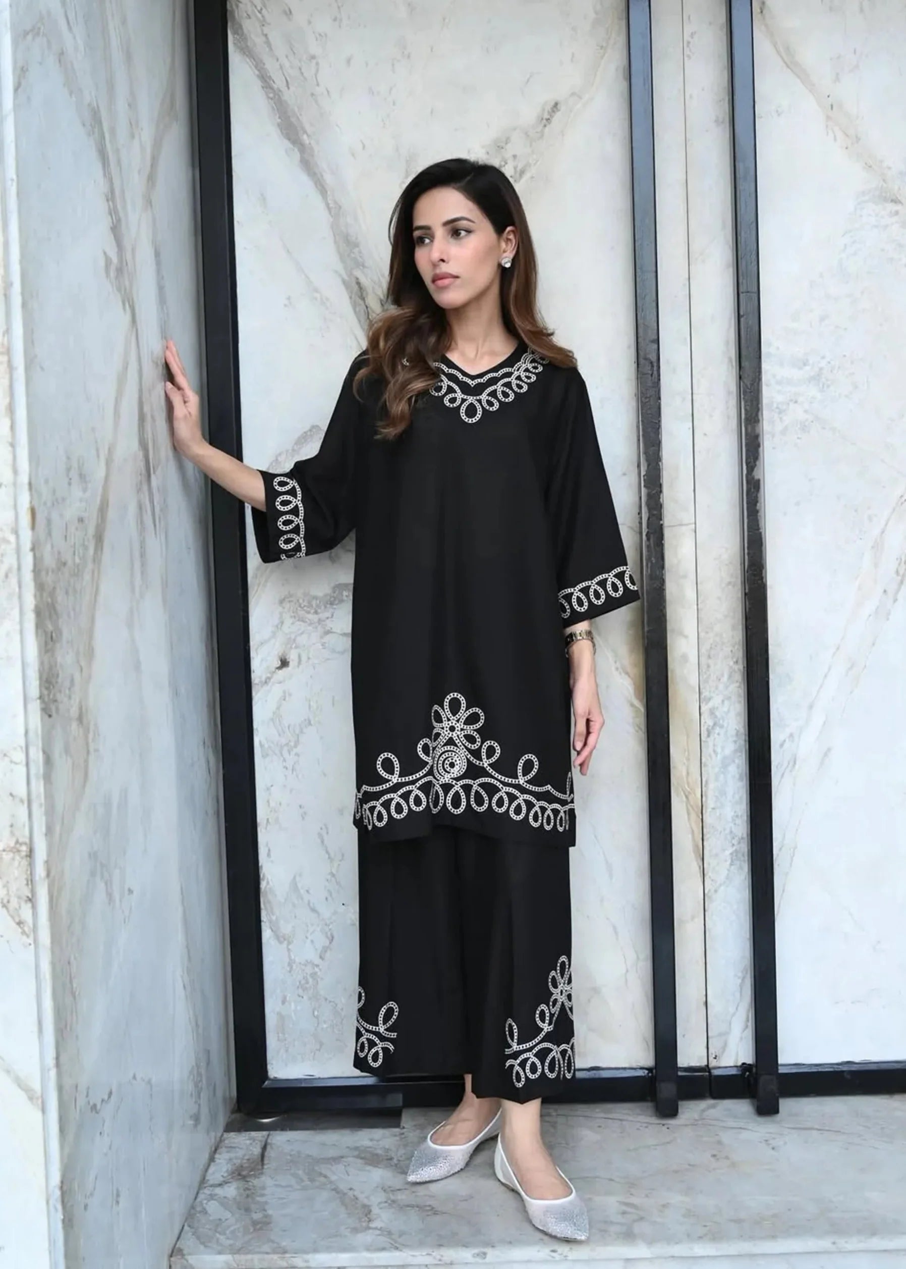 Elegant Thread Work Floral Embroidered Co-ord Set